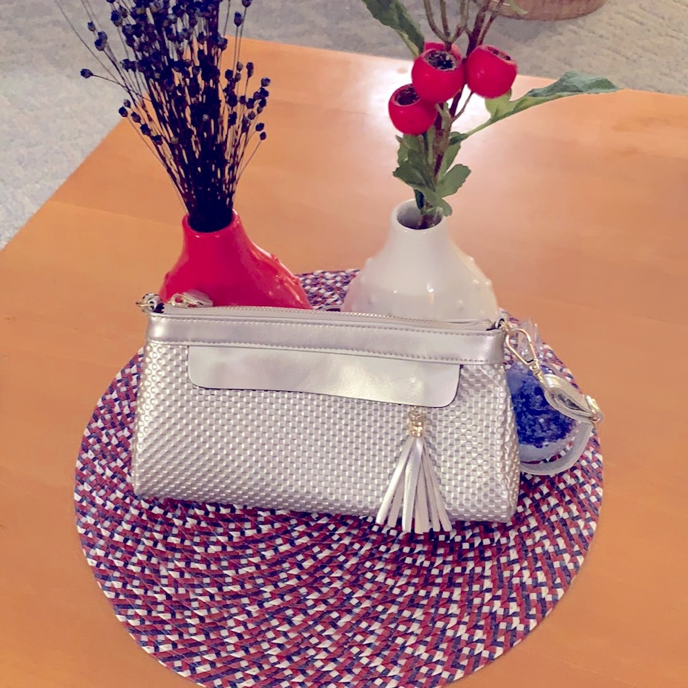 Glam silver crossbody!